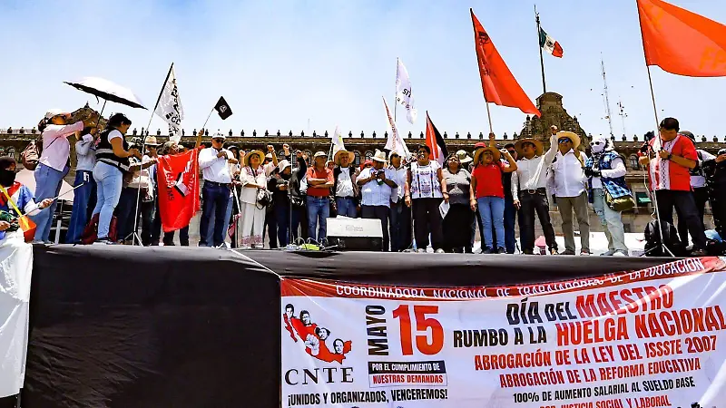 CNTE MARCHA DIA DEL MAESTRO MAGISTERIO